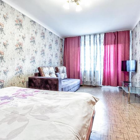 433 Lighthouse Apartments Arbat - Traveler'S Choice Almaty Bagian luar foto
